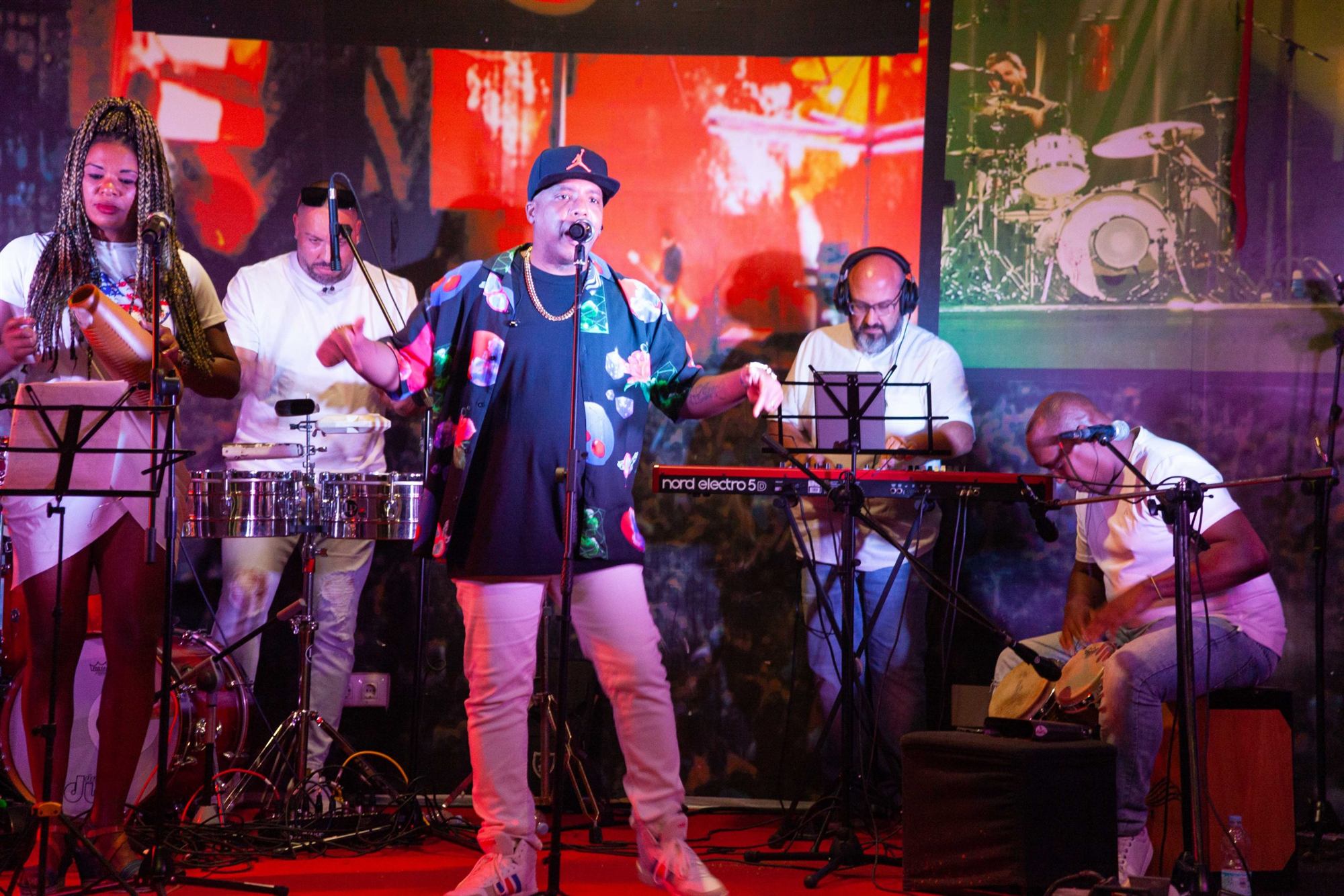 Victor Azael y su orquesta en directo